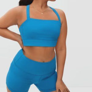 NWT Everlane Perform Cropped Top